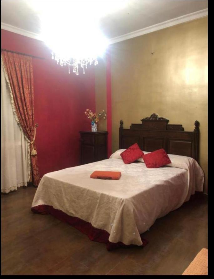 Apartamento En Pleno Centro De Marchena 3 Dormitorios 3 Banos Privados מראה חיצוני תמונה