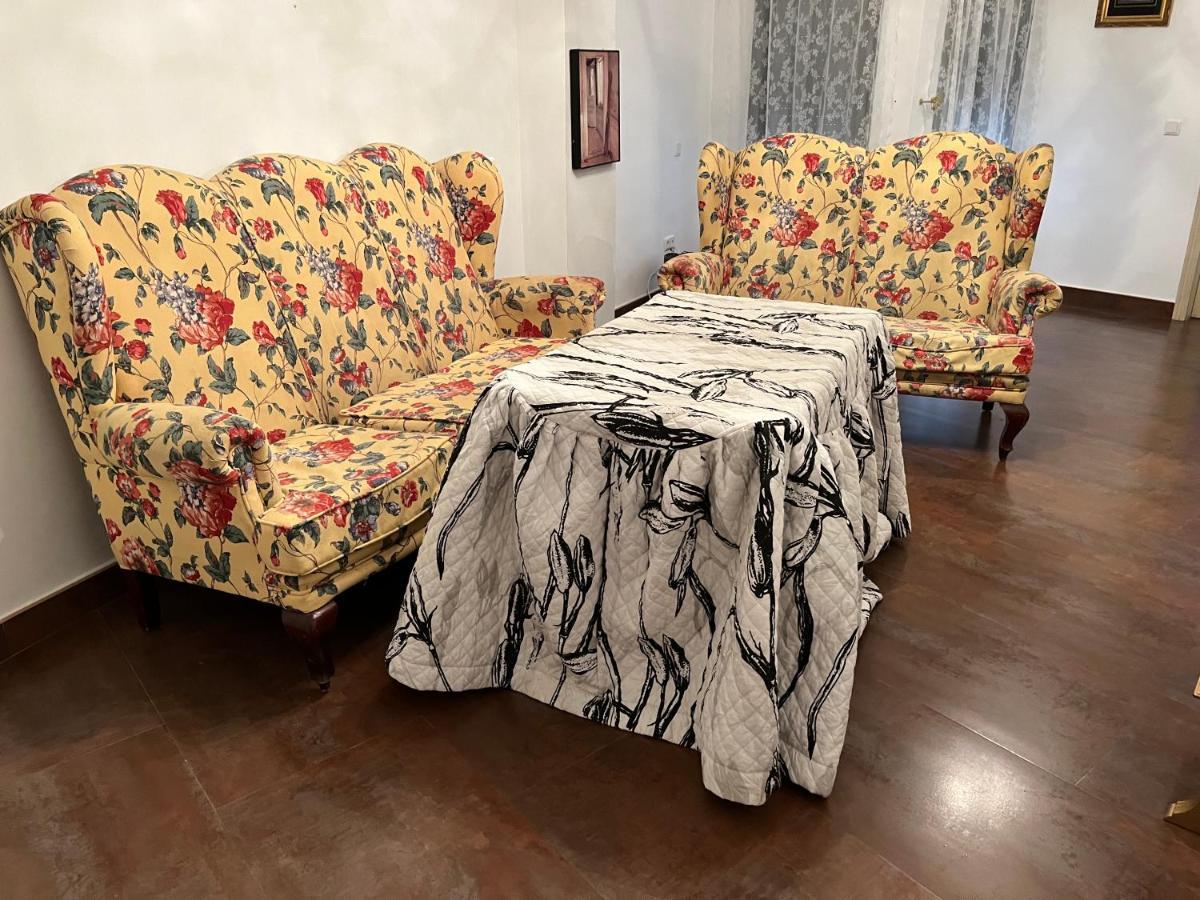 Apartamento En Pleno Centro De Marchena 3 Dormitorios 3 Banos Privados מראה חיצוני תמונה