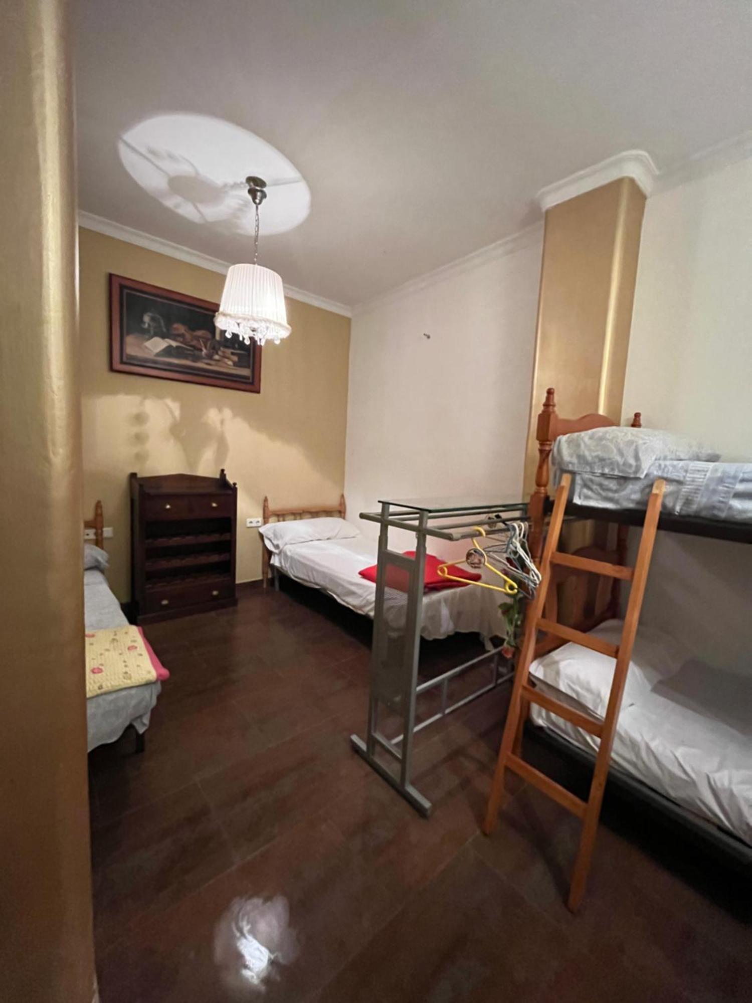Apartamento En Pleno Centro De Marchena 3 Dormitorios 3 Banos Privados מראה חיצוני תמונה